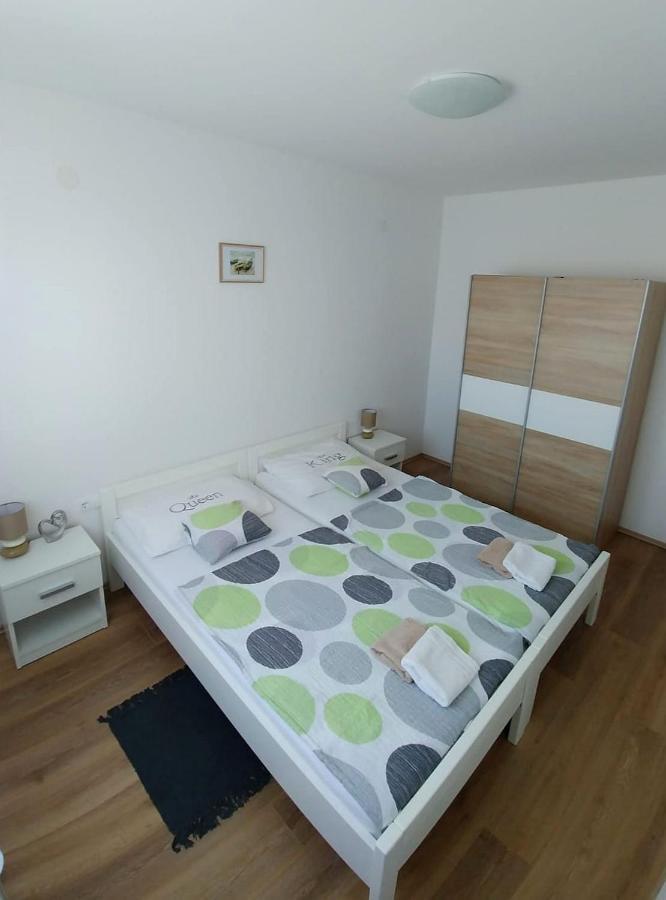 Apartmani Valuna 普利拉卡 外观 照片