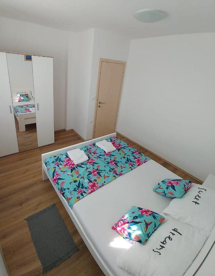 Apartmani Valuna 普利拉卡 外观 照片