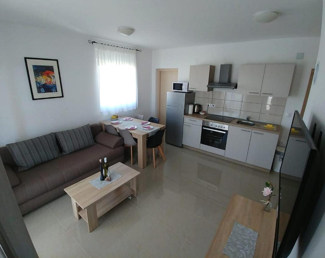 Apartmani Valuna 普利拉卡 外观 照片