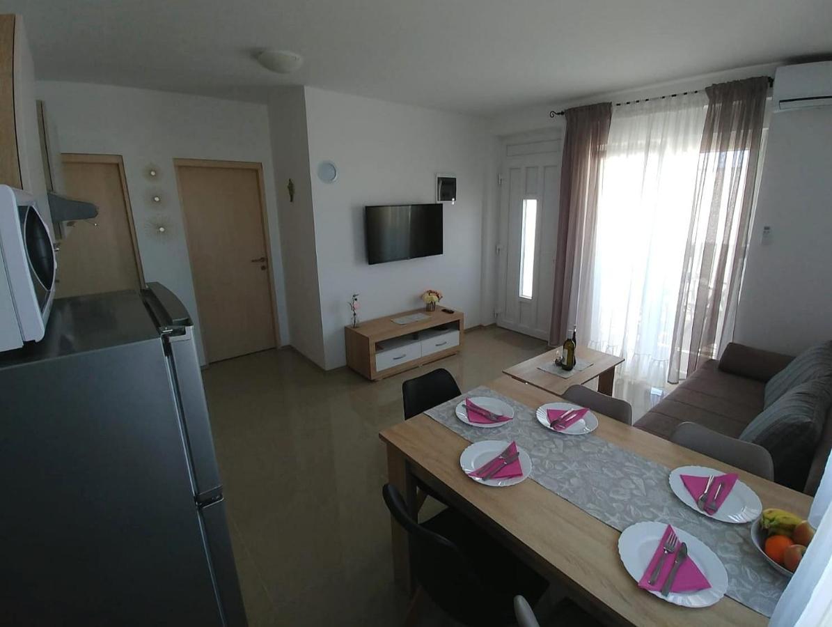 Apartmani Valuna 普利拉卡 外观 照片
